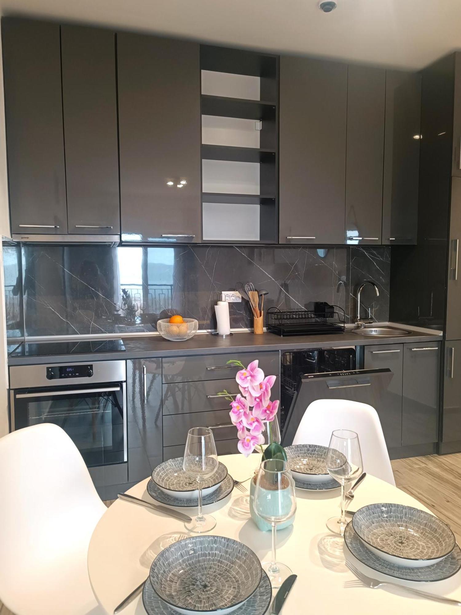 Eden Apartments Тиват Экстерьер фото